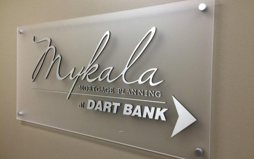 What Makes Acrylic Signage the Best Choice for Your Business?