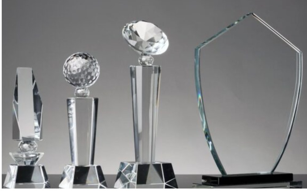 What Are the Benefits of Choosing Acrylic Trophy Awards Over Other Materials?