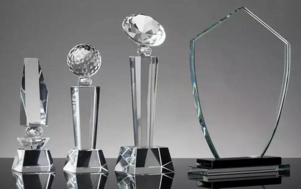 Modern Acrylic Award Styles from UAE's Top Makers