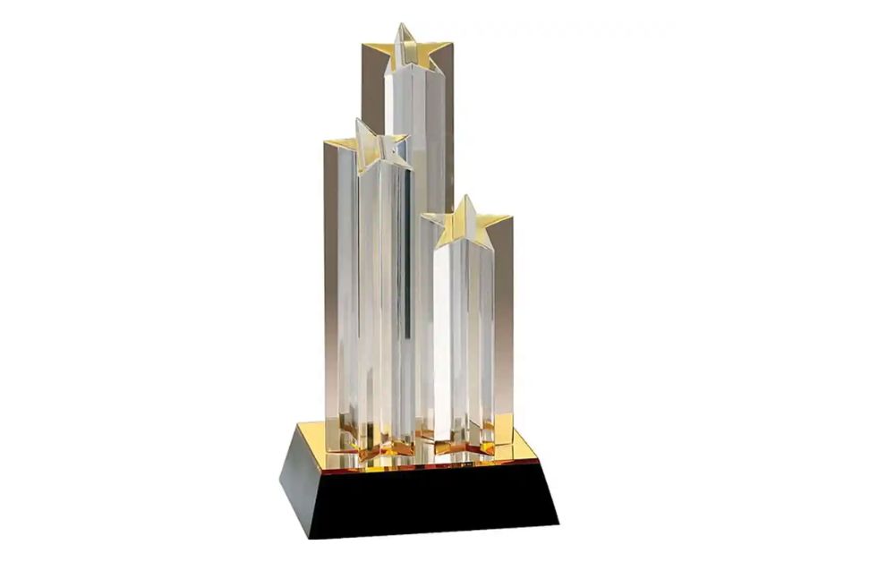 The Rise of Acrylic in Trophy Manufacturing